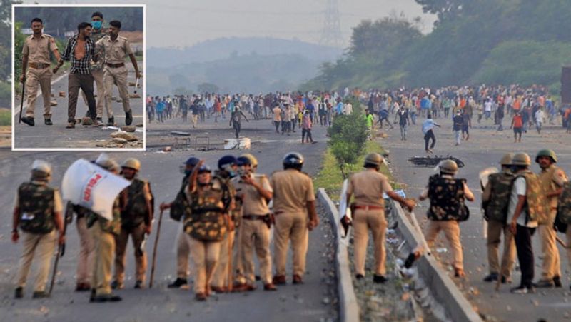 आंदोलनकारियों ने पुलिसवालों पर पत्थर बरसाए।
