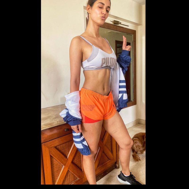 Deepika Padukone to Kareena Kapoor: Here's how to style your favourite sports bra like celebrities-SYT