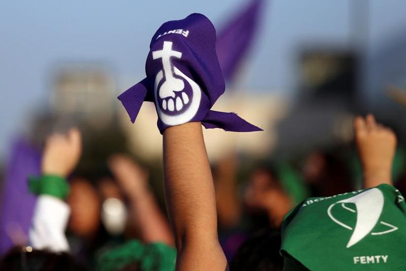 abortion rights women clash with police in mexico