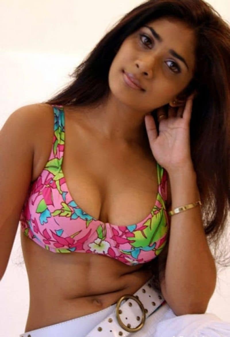 Akshara Gowda Looking so beautiful in bikini
