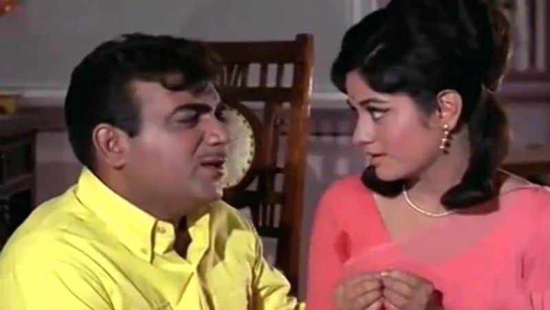 <p>महमूद इकलौते एक्टर थे जिनकी फोटो फिल्म के पोस्टर पर हीरो के साथ हुआ करती थी। डायरेक्टर को ये पता होता था कि अगर फिल्म को हिट करवाना है तो फिल्म में महमूद को लेना और उनका प्रमोशन करना जरूरी है।</p>