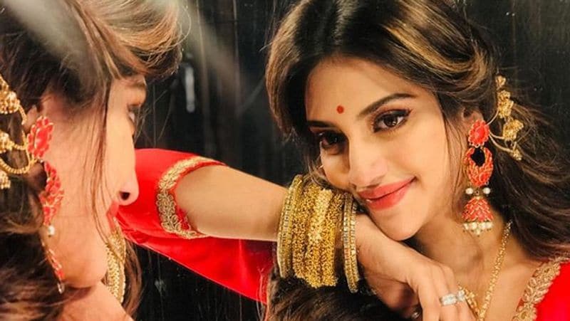 <p>সকলের সঙ্গে পাল্লা দিয়ে ভোটের প্রচারে নেমেছেন নুসরত নিজেও। যার ফলে সংক্রমনের ভয় থেকেই যায়। তার থেকেই ছড়িয়েছে উদ্বেগ বলে অনুমান।।</p>
<p> <br />
</p>
<p> </p>
<p> </p>