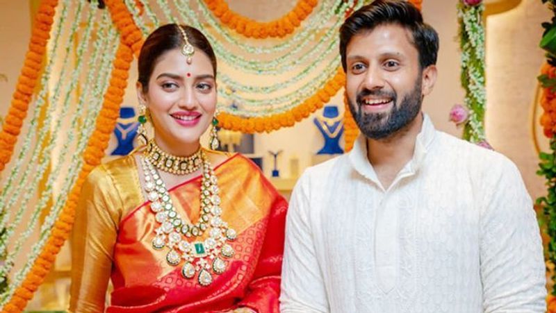 ষষ্ঠ- একজন ধনী মানেই তার অধিকার থাকে না একটি মেয়েকে সমাজের মাঝে টার্গেট করা ও ভিক্টিম হিসেবে নিজেকে উপস্থাপন করা। এই লাইম লাইট আমি অর্জন করেছি, তা শেয়ার করতে দেব না আমি কাউকে।