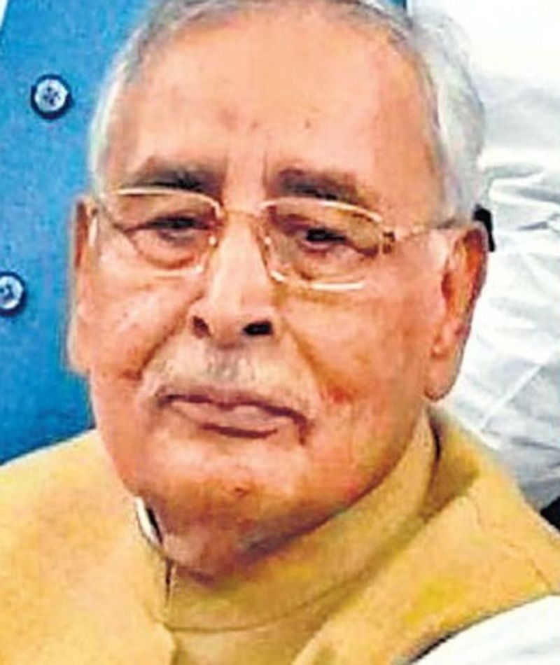 महेंद्र प्रसाद, पिता वासुदेव और छोटे भाई के साथ अस्पताल से छुट्टी हुई तो वो छोटी उम्र में बड़ा सपना लेकर मुंबई चले थे। बताते हैं कि कड़ी मेहनत कर साल 1971 में उन्होंने अपनी खुद के फैक्ट्री की नींव रखी थी। धीरे-धीरे उन्होंने लगभग 4000 करोड़ रुपए की अपनी संपत्ति बना ली। 