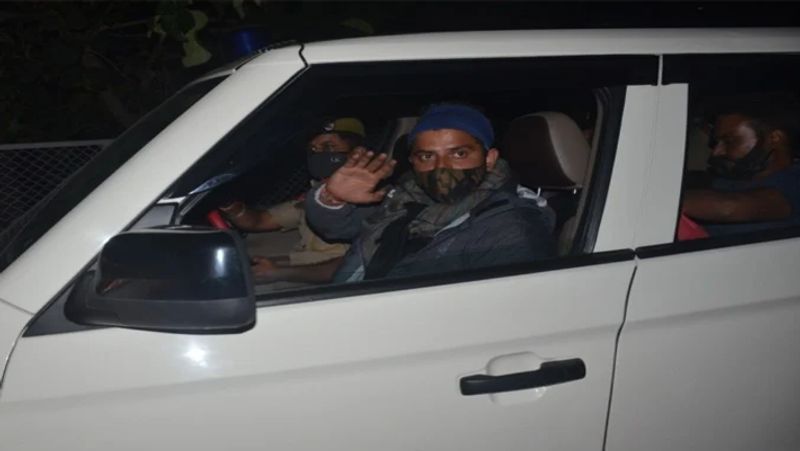 Indian cricketer suresh-raina visited vaishno-devi temple