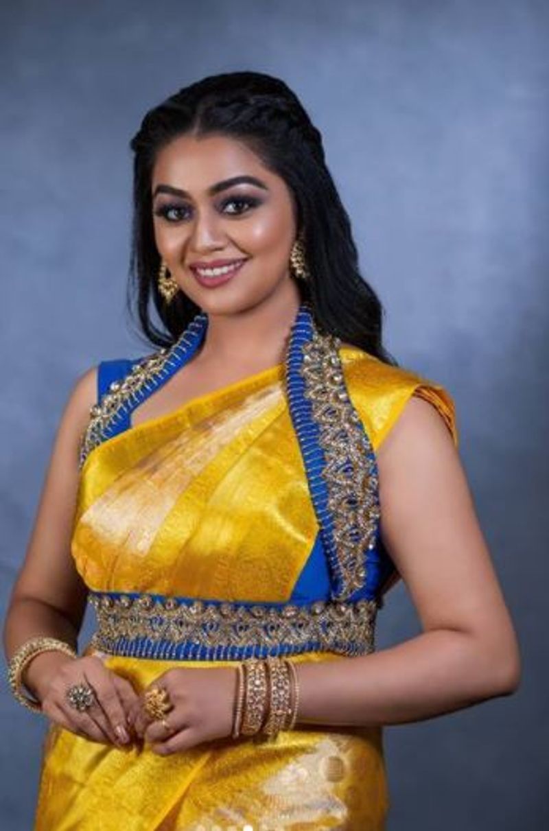 aranmanai kili serial actress bridal photo shoot