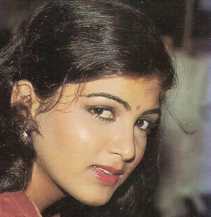 Artist Khushbu rare photos