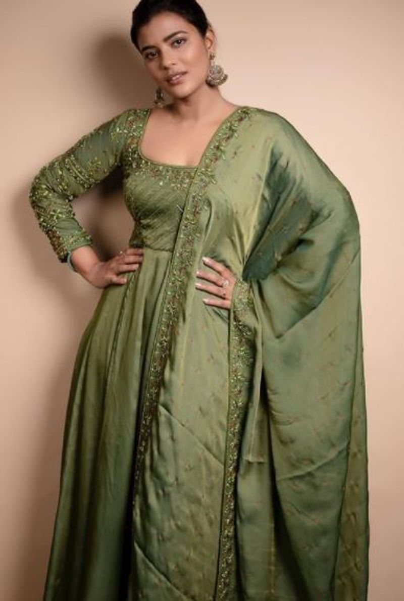 aishwarya rajesh latest green color salwar photo shoot