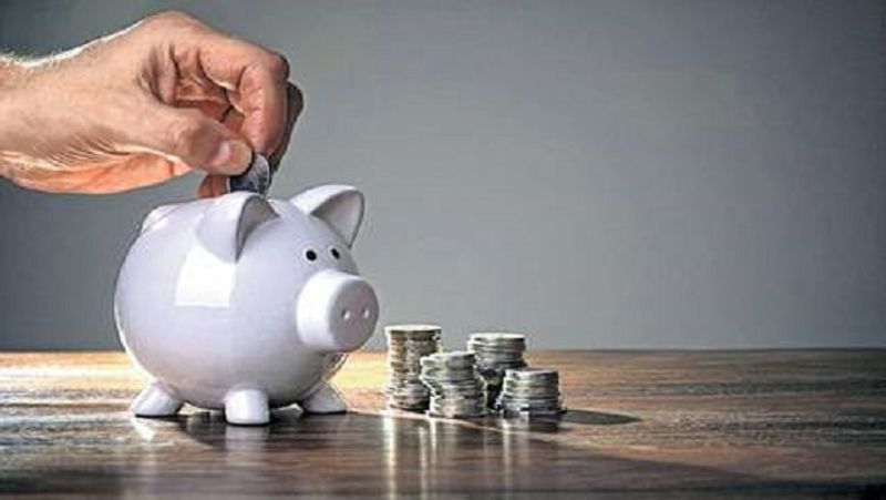 पहले साल में तय होती थी ब्याज दर
पहले स्मॉल सेविंग्स स्कीम्स पर ब्याज दरें सालाना आधार पर तय होती थीं, लेकिन 2016 से केंद्र सरकार ने इसे तिमाही आधार (Quarterly Basis) पर तय करना शुरू कर दिया।
(फाइल फोटो)
