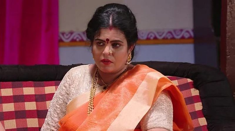 big boss fame karate kalyani made sensational comments on cm jagan ksr