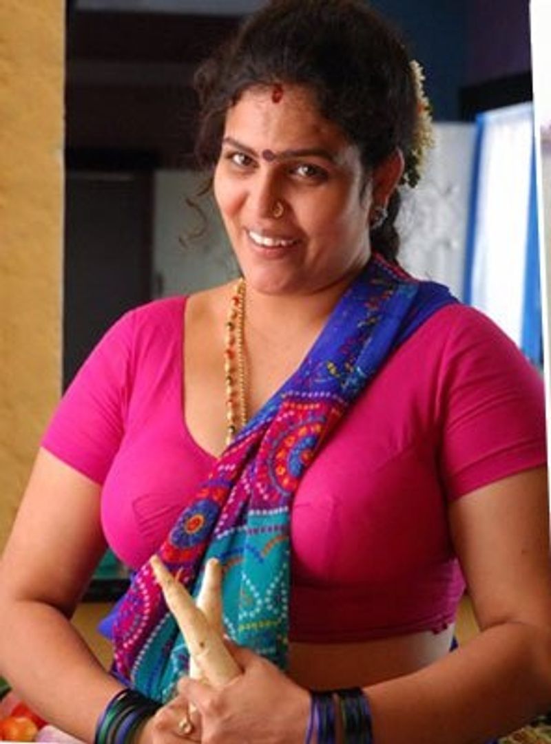 big boss fame karate kalyani made sensational comments on cm jagan ksr