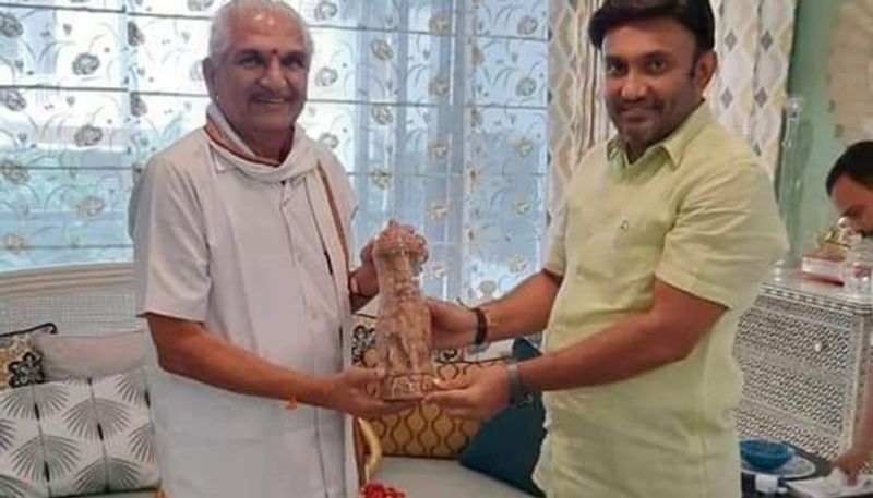 Kalladka Prabhakar Bhat Meets Minister K aushakar snr