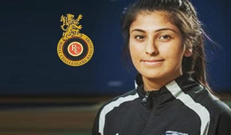 RCB VS MI match... Who is this mistery girl in rcb jersey