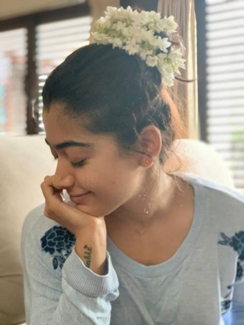 Rashmika Mandanna shares a glimpse of her beach