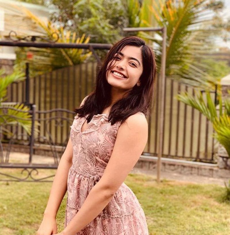 Rashmika Mandanna shares a glimpse of her beach