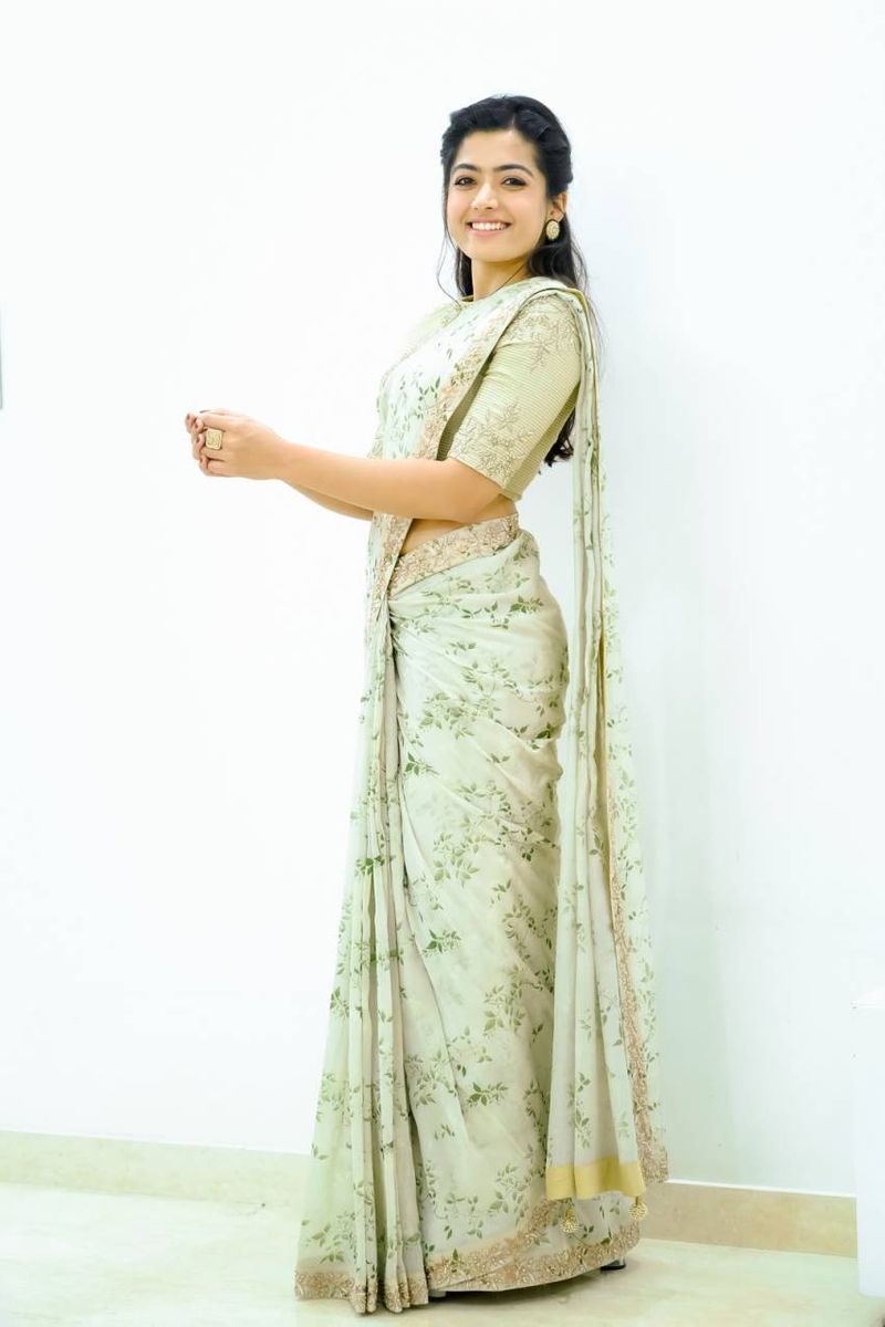 Rashmika Mandanna shares a glimpse of her beach