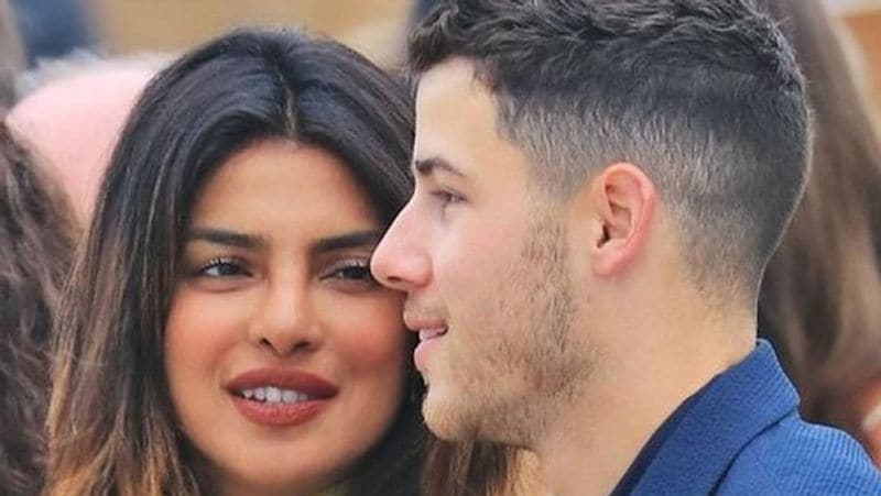 Kareena Kapoor once taunted Priyanka Chopra that she doesn't even know her husband Nick Jonas-SYT