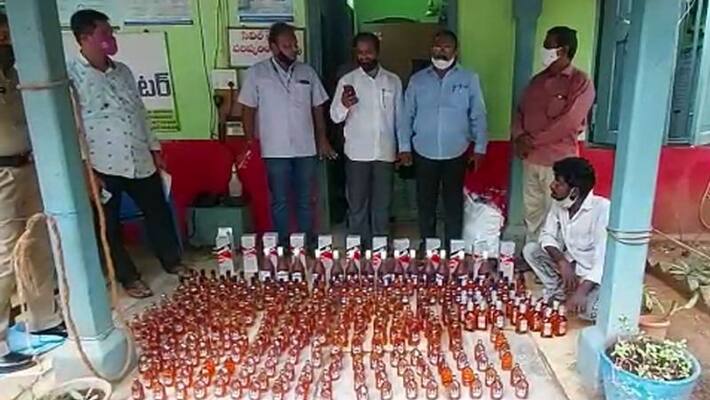 illegal liquor found in vijayawada kanaka durga trust board member car illegal liquor found in vijayawada kanaka durga trust board member car