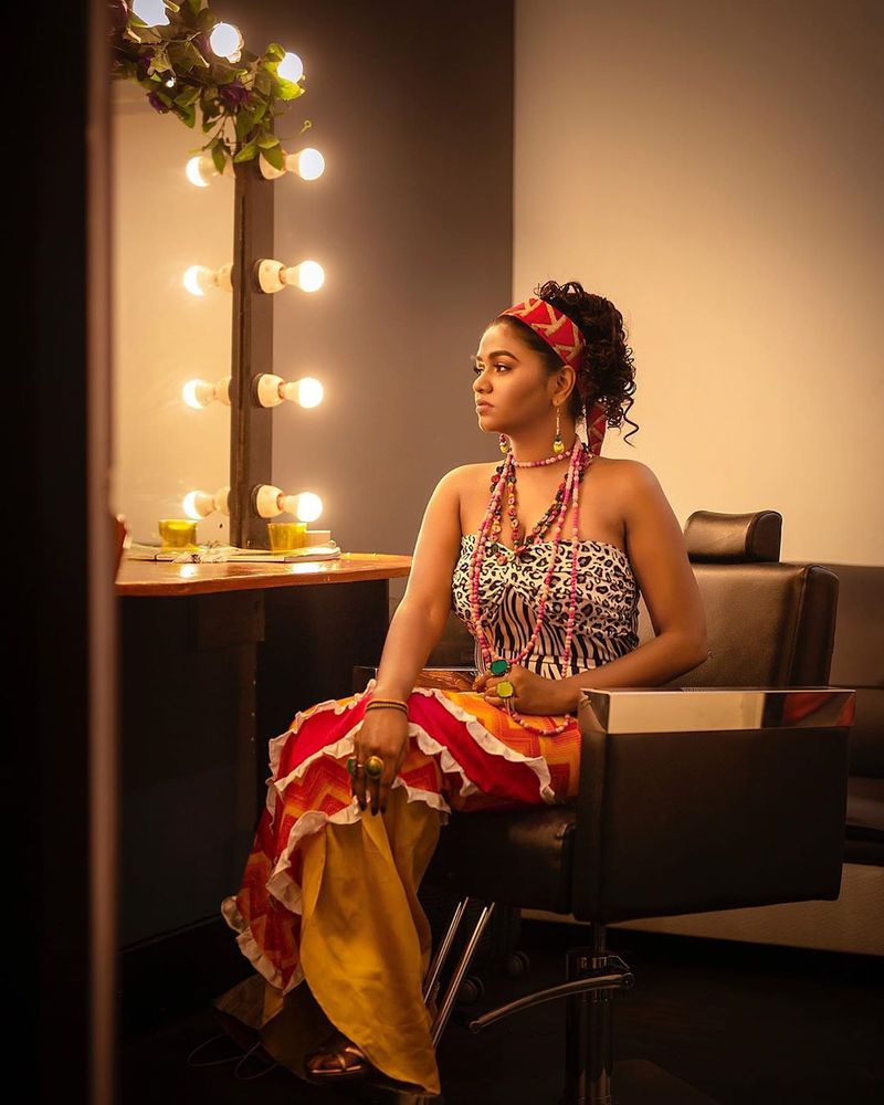 Actress Shalu shammu hot and unidentified Modern photo shoot