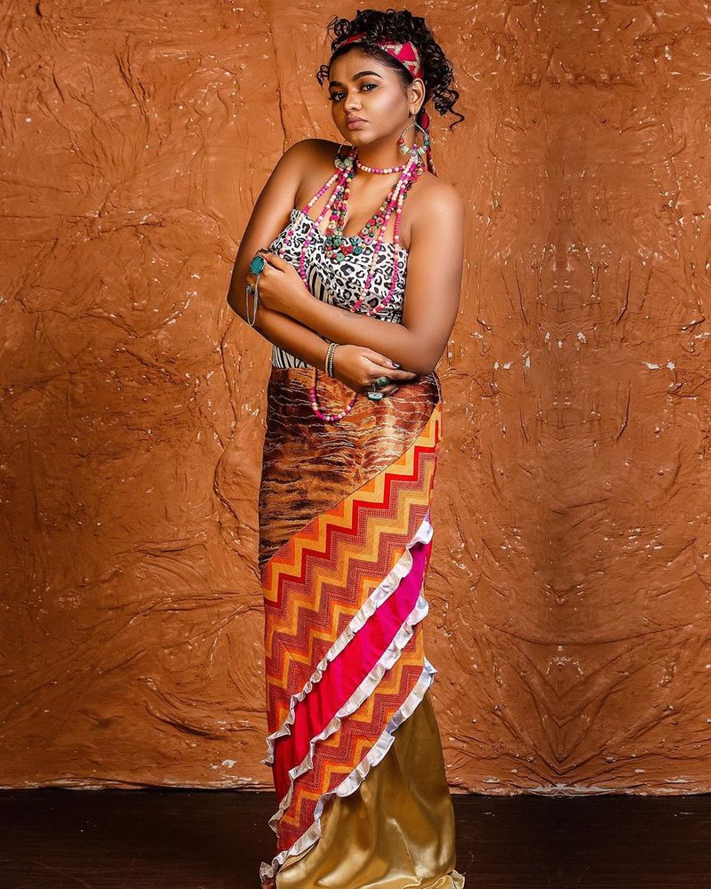 Actress Shalu shammu hot and unidentified Modern photo shoot