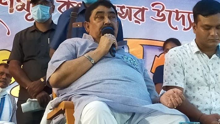 TMC workers give strange excuse to Anubrata Mandal for poor result in Loksabha election BTG TMC workers give strange excuse to Anubrata Mandal for poor result in Loksabha election BTG