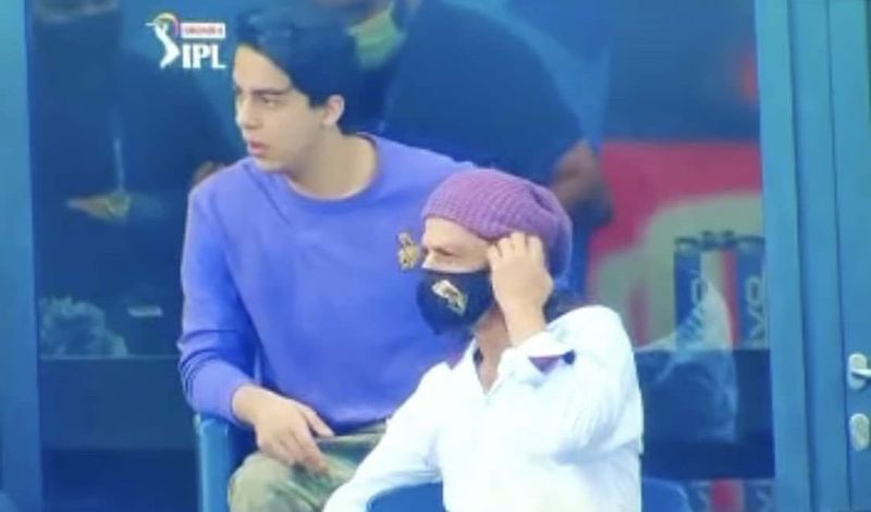 Shah Rukh Khan and his family involved in controversy while watching the KKR vs CSK match in IPL 2020 spb
