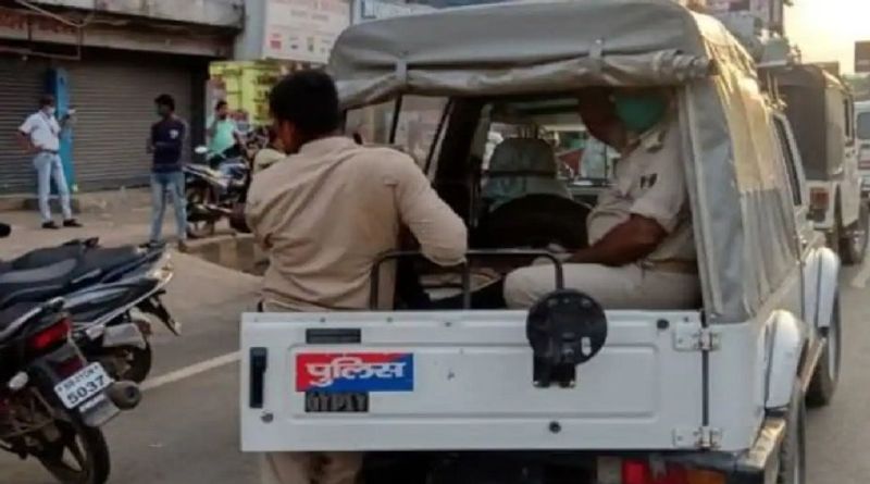 बक्सर जिले के एक गांव की महिला अपने पांच साल के बेटे के साथ मुरार थाना क्षेत्र इलाके में स्थित बैंक में रुपये जमा करने जा रही थी। इसी बीच सुनसान जगह देखकर युवकों ने उसे घेरकर बंधक बना लिया। (प्रतीकात्मक फोटो)