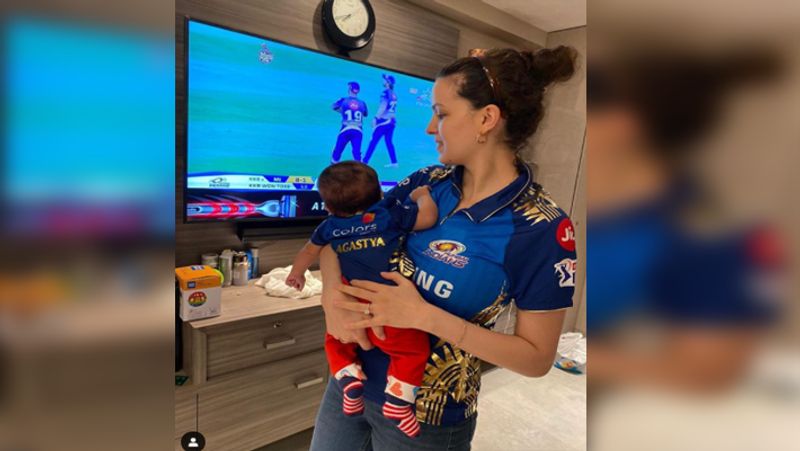 IPL 2020, Hardik Pandya shared his son agastya's picture from dubai spb