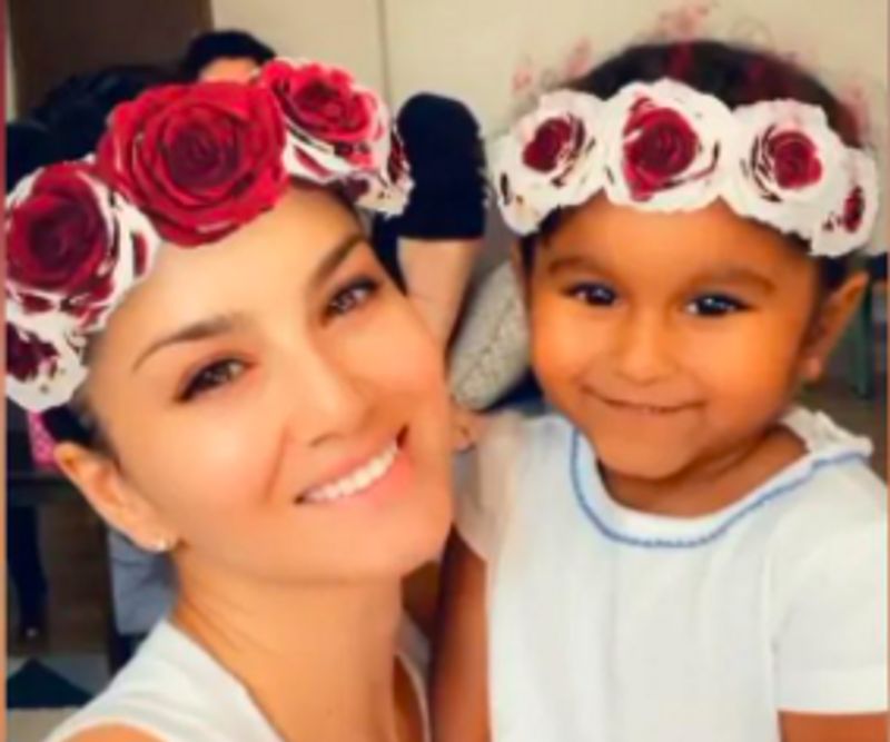 Bollywood actress Sunny leone team up with daughter nisha teaches painting dpl