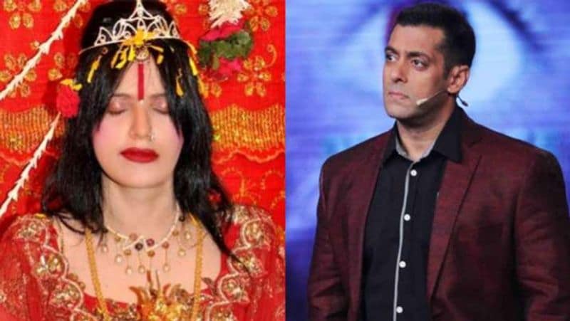 सूत्रों के अनुसार राधे मां अपने त्रिशूल को बाहर रखकर अंदर जाने के लिए तैयार नहीं हैं। वहीं, प्रोडक्शन हाउस (एंडेमोल) उन्हें मनाने की कोशिश कर रहा है। 