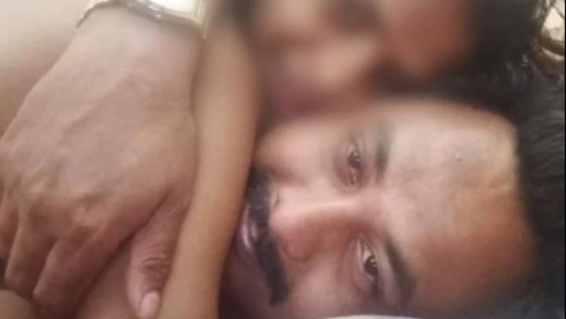पिछले 10 सालों में आरोपी ने आश्रम को भव्य रूप दे दिया। वहीं, अपने कथित चेलों और सेवादारों के जरिये अपने पाखंड का बाजार खड़ा कर दिया। फिलहाल, आरोपी के पिछले इतिहास को खंगाला जा रहा है।
