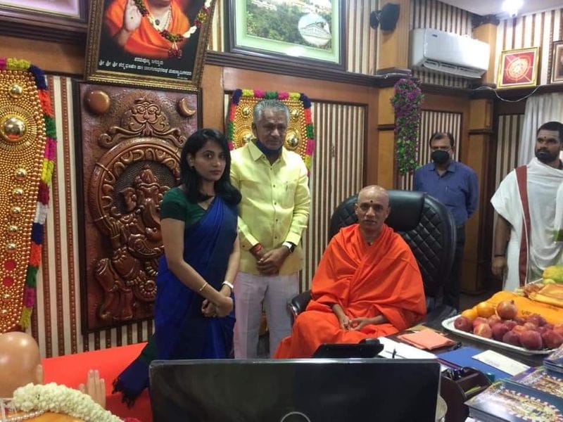 DK Ravi Wife Kusuma Visit Adichunchanagiri Mutt in Bengalurugrg