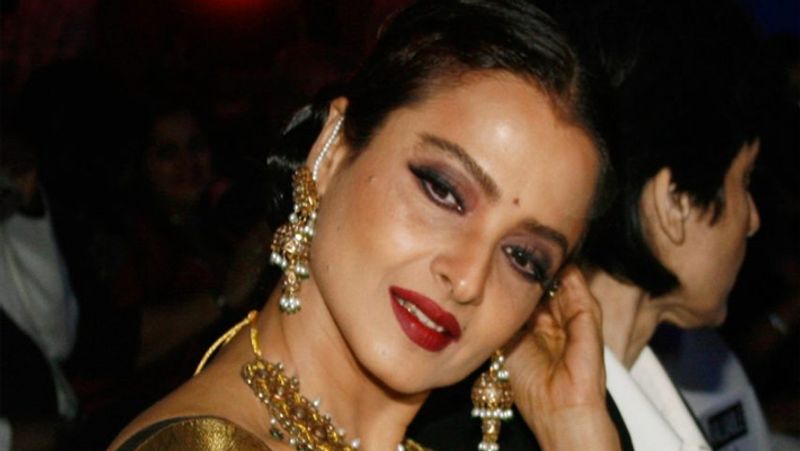 From makeup obsession to dubbing for actresses little known facts about Rekha