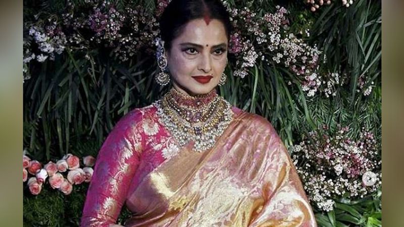 From makeup obsession to dubbing for actresses little known facts about Rekha