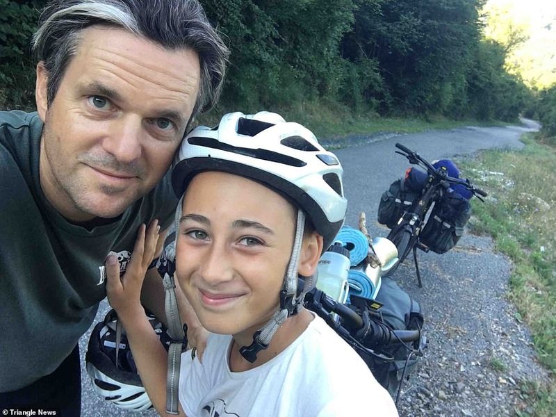 From Italy to England 11 year old boy and his father walked 2735 km to see his grandmother