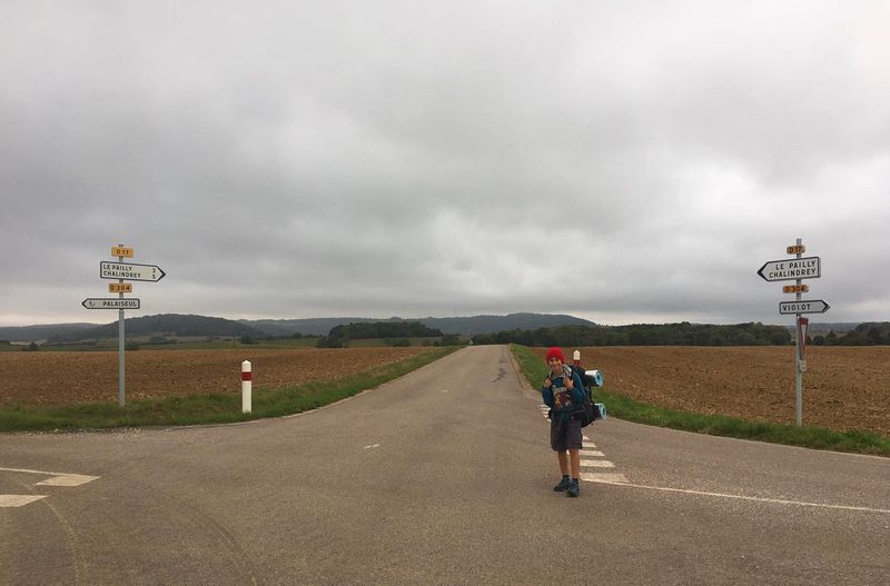 From Italy to England 11 year old boy and his father walked 2735 km to see his grandmother