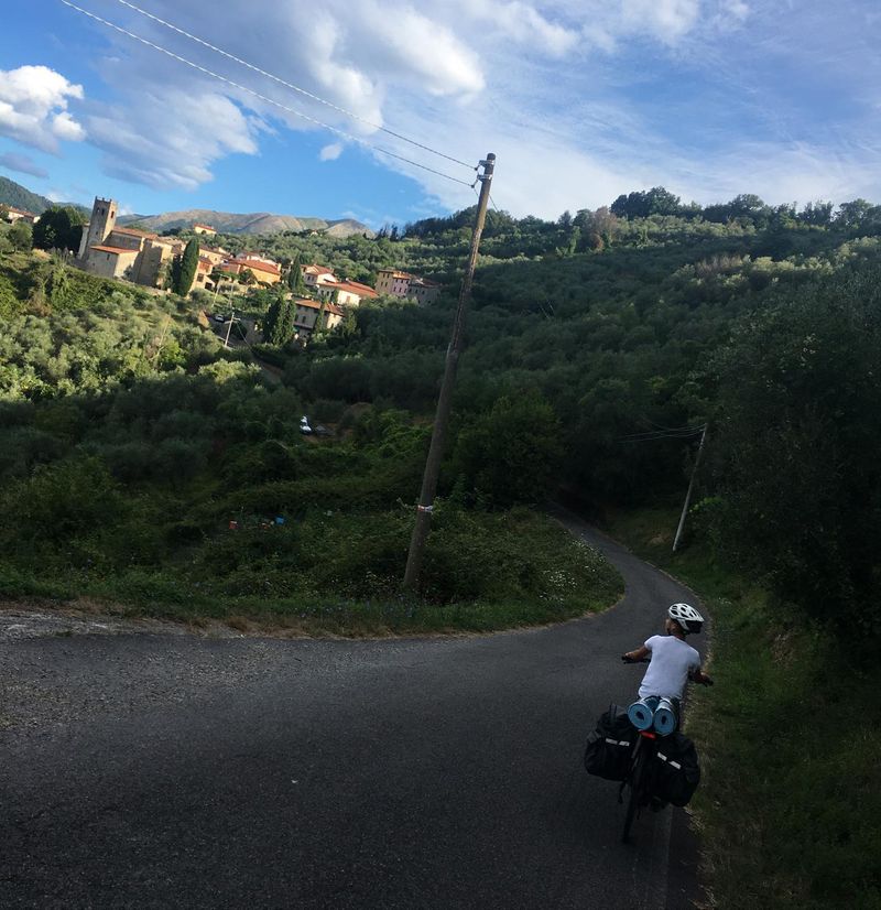 From Italy to England 11 year old boy and his father walked 2735 km to see his grandmother