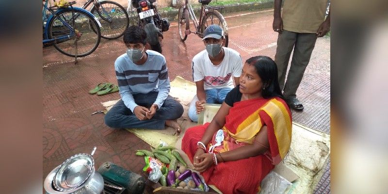 A Couple stage protest at municipality complex to demand home in govt Project in West Midnapore BTG