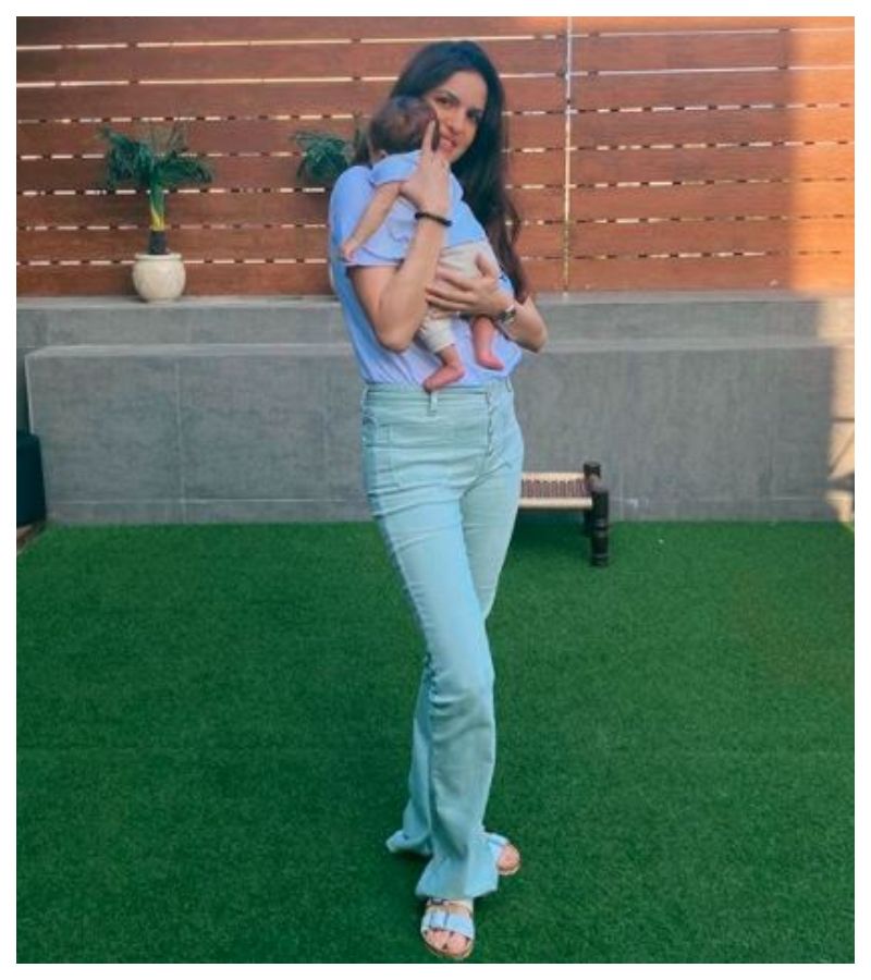 IPL 2020, Hardik Pandya shared his son agastya's picture from dubai spb