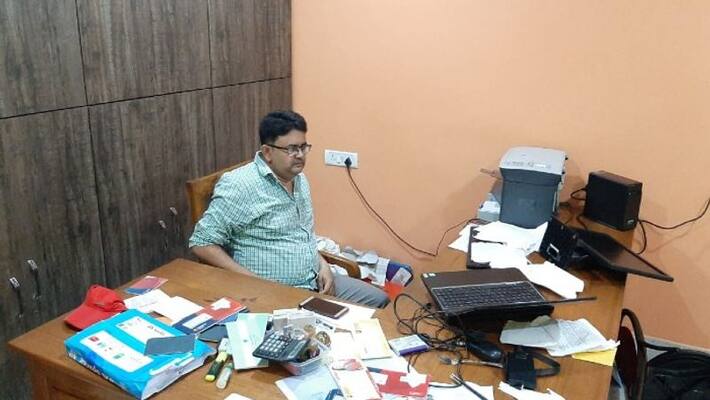 BJP leaders allegedly ransacks in panchayet office at Shantiniketan BTG BJP leaders allegedly ransacks in panchayet office at Shantiniketan BTG