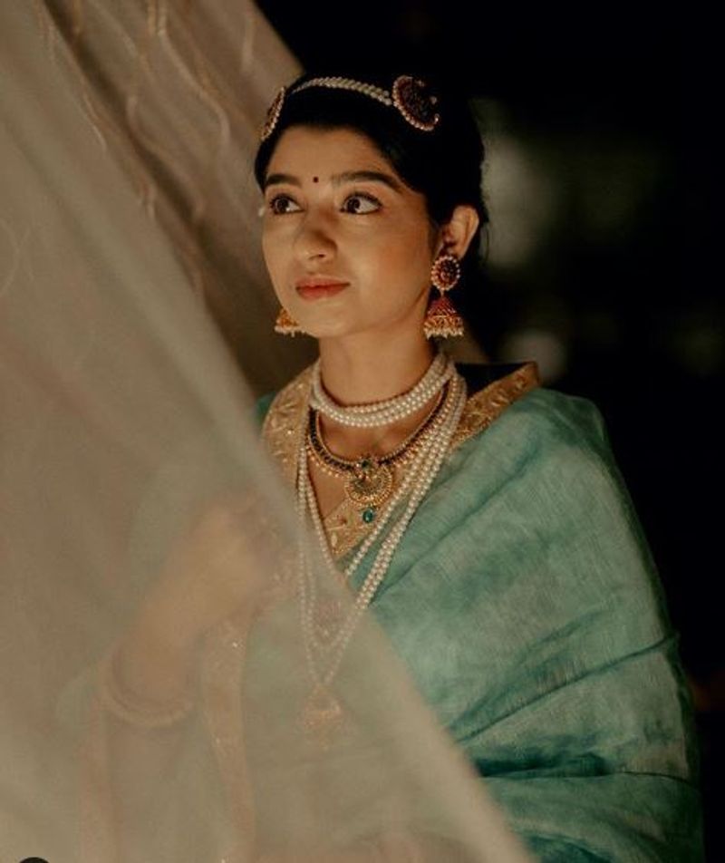 Ravivarma art recreated by Kannada actress amrutha kavya ishani ponamma vcs
