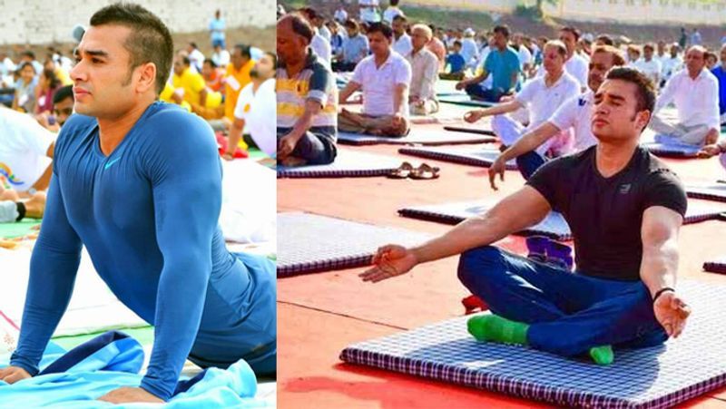 सचिन अतुलकर अपनी सोशल लाइफ के कारण भी सुर्खियों में रहते हैं। वे सोशल मीडिया पर भी बराबर सक्रिय रहते हैं।