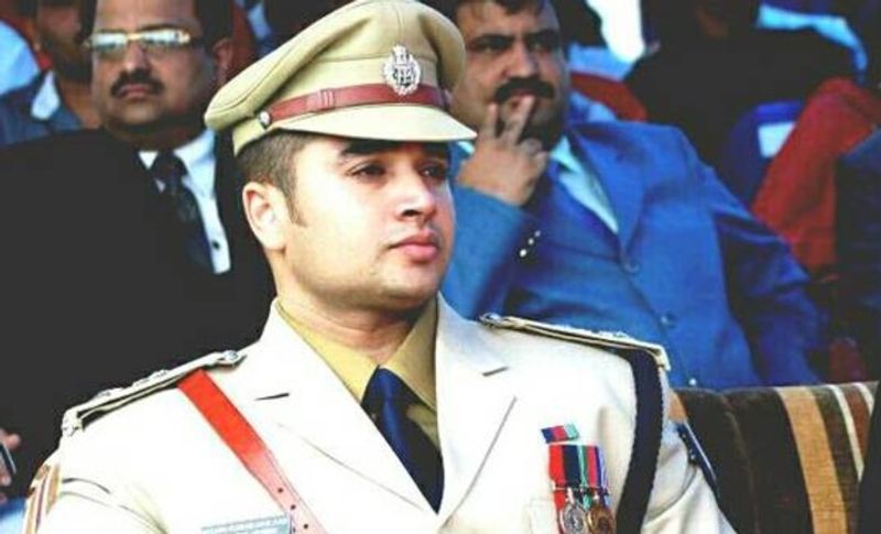सचिन अतुलकर ने सिविल सेवा परीक्षा 2006 में 258 रैंक प्राप्त की थी। उन्होंने ग्रेजुएशन बी. कॉम किया हुआ है। इसके बाद वो यूपीएससी की तैयारी करने में जुट गए। उन्होंने सिविल सेवा परीक्षा 2006 में 258 रैंक प्राप्त की थी।