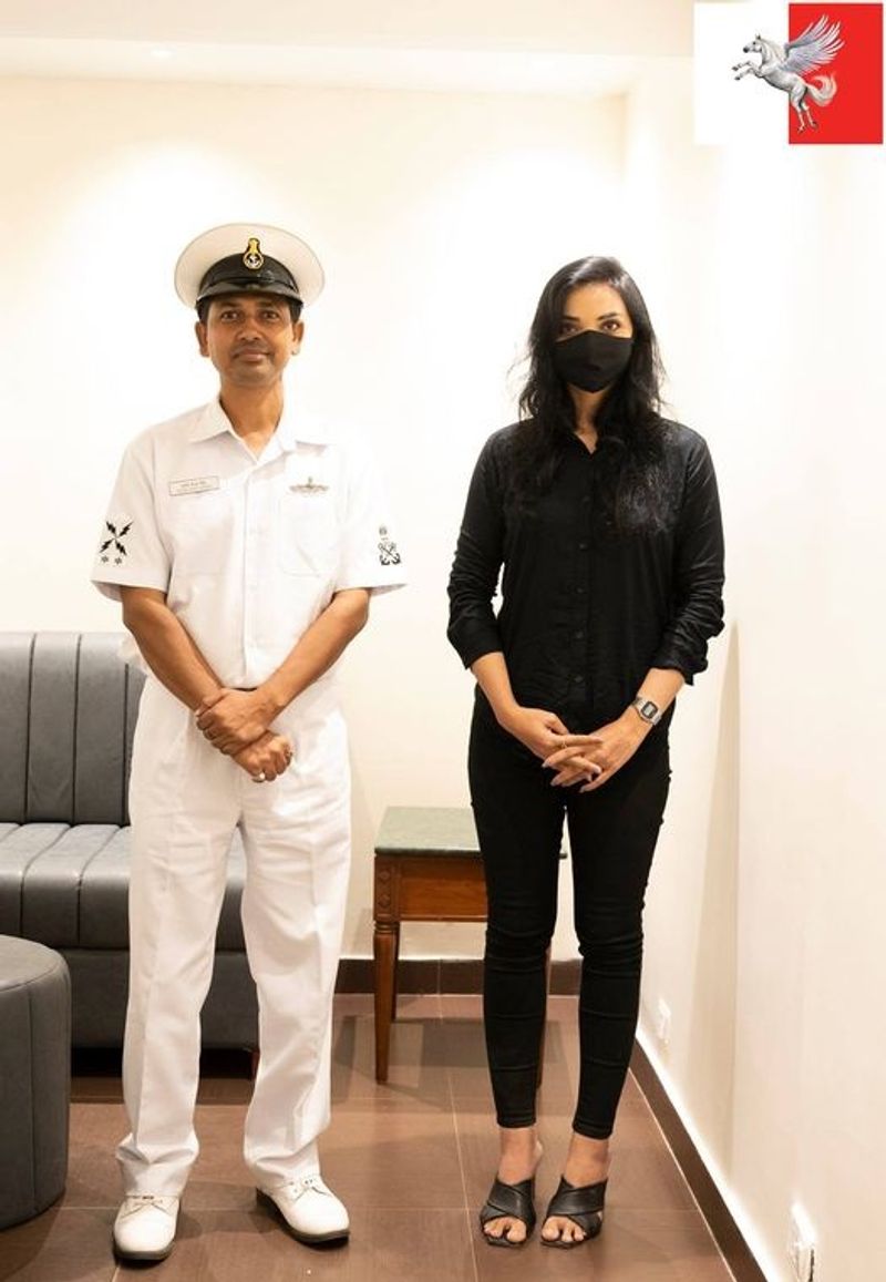 एक दिन पहले ही उन्होंने बांका विधानसभा क्षेत्र (161) से काशीकांत सिंह को अपना उम्मीदवार घोषित किया है, जो इंडियन नेवी से सेवानिवृत होकर बच्चों के लिए एक स्कूल चला रहे हैं। प्रत्याशियों के चयन में पारदर्शिता दिखाने के लिए पुष्पम प्रिया चौधरी ने आज अपने फेसबुक पर लिखा है कि बिहार विधानसभा चुनाव 2020 के प्रथम चरण की 71 सीटों पर उम्मीदवारों के चयन की प्रक्रिया अंतिम चरण में हैं और प्लुरल्स की पोल कमेटी ने सूचित किया है कि आज के बाद इन सीटों के लिए आने वाले आवेदन पर विचार करना मुश्किल होगा। आज आपके लिए 71 सीटों पर अपनी उम्मीदवारी की दावेदारी का आखिरी मौका है। 