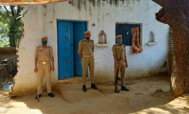  पीड़ित के परिवार पर स्थानी प्रशासन का दवाब बना रहा है। बच्ची के पिता ने इस मामले की सीबीआई जांच की मांग की है। उनका कहना है कि हमे पुलिस पर कोई भरोसा नहीं है। वह हमको ना तो गांव के लोगों से मिलने दे रही है और ना ही मीडिया से कोई बात करने दे रही है।