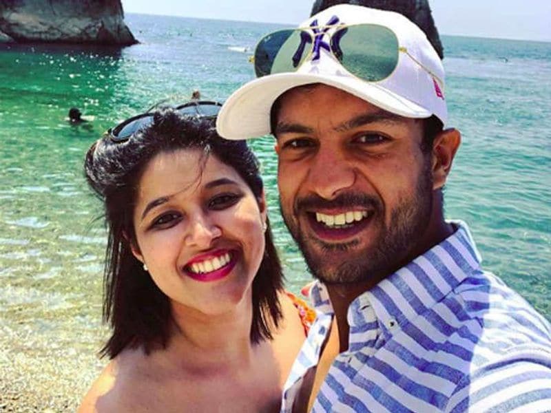 IPL 2021, Know the viral love story of Punjab Kings batsman mayank agarwal and Aashita Sood spb