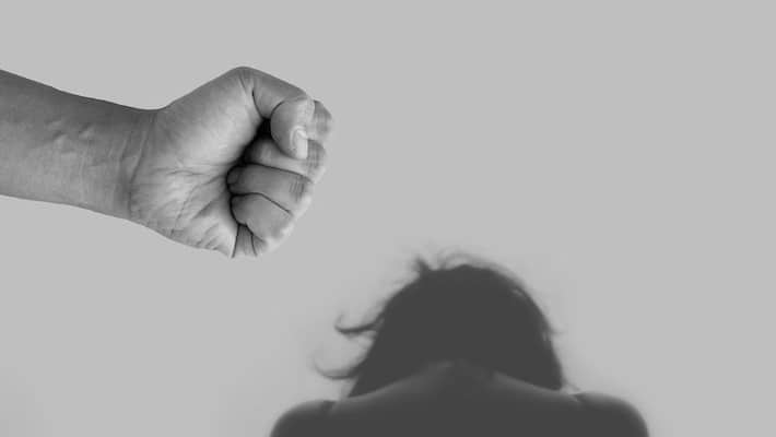Elder brother assaulted his brothers wife over a property issue at yadgir gvd Elder brother assaulted his brothers wife over a property issue at yadgir gvd