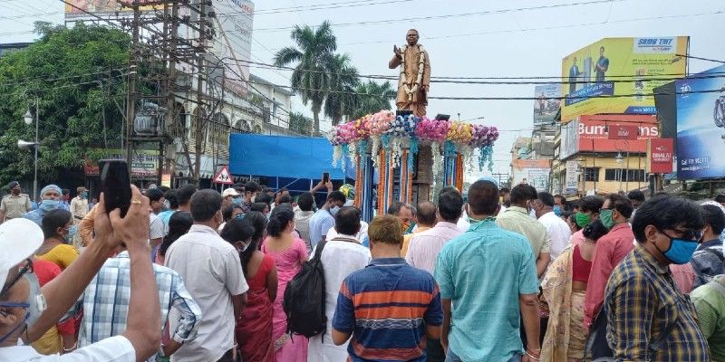 Statue of late Congress leader Priyaranjan Dasmunsi ereacted in Raigung BTG