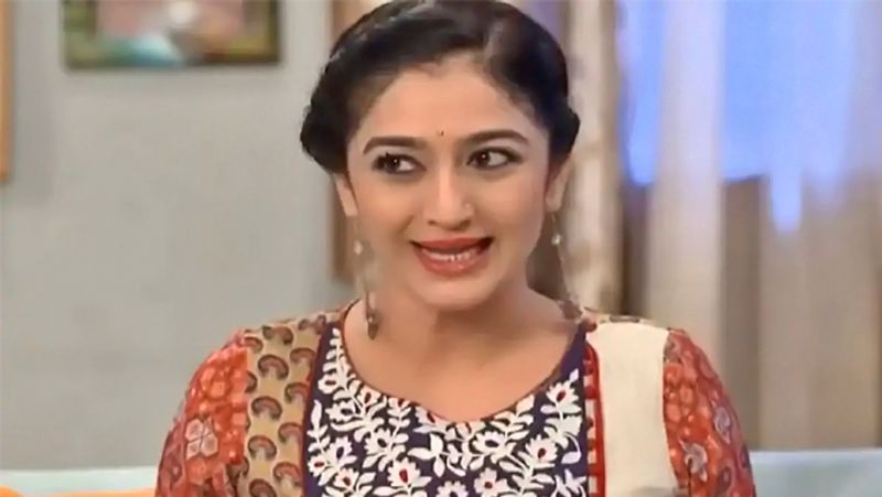 हालांकि, इससे पहले खबर आई थी कि नेहा मेहता के शो छोड़ने की सबसे बड़ी वजह करियर है। नेहा ने ये फैसला अपने करियर में बेहतर मौके पाने के लिए किया है क्योंकि जब से शो शुरू हुआ है, तब से अब तक नेहा एक ही किरदार में बंध कर रह गई हैं।