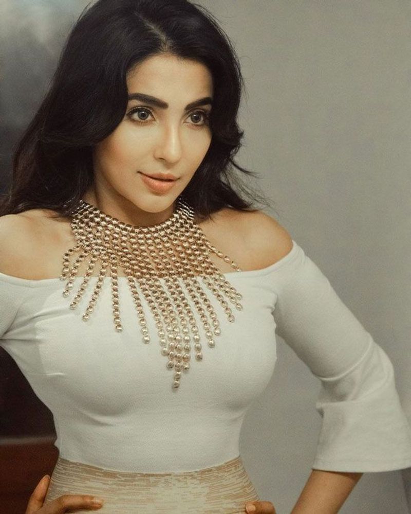 Malayalam Actress Parvati Nair awesome pics